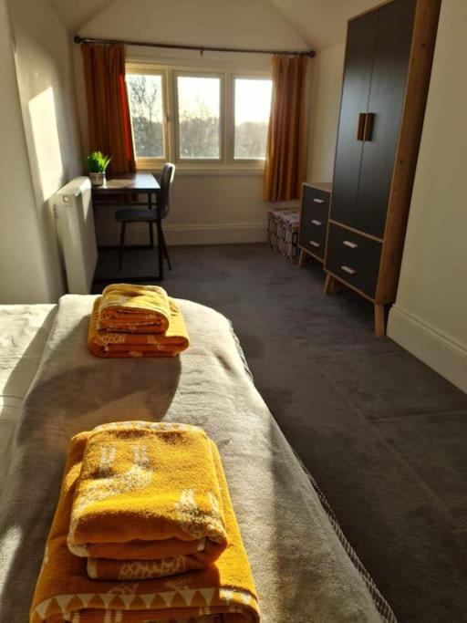 Stylish Georgian Apartment In An Ideal Location นอร์ทวัลชัม ภายนอก รูปภาพ