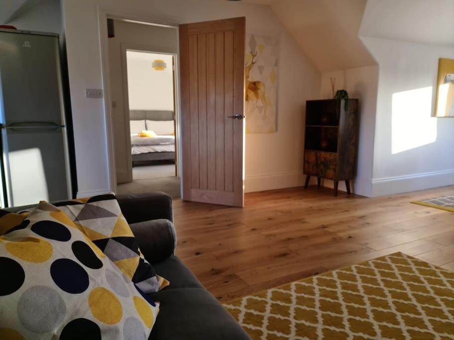Stylish Georgian Apartment In An Ideal Location นอร์ทวัลชัม ภายนอก รูปภาพ