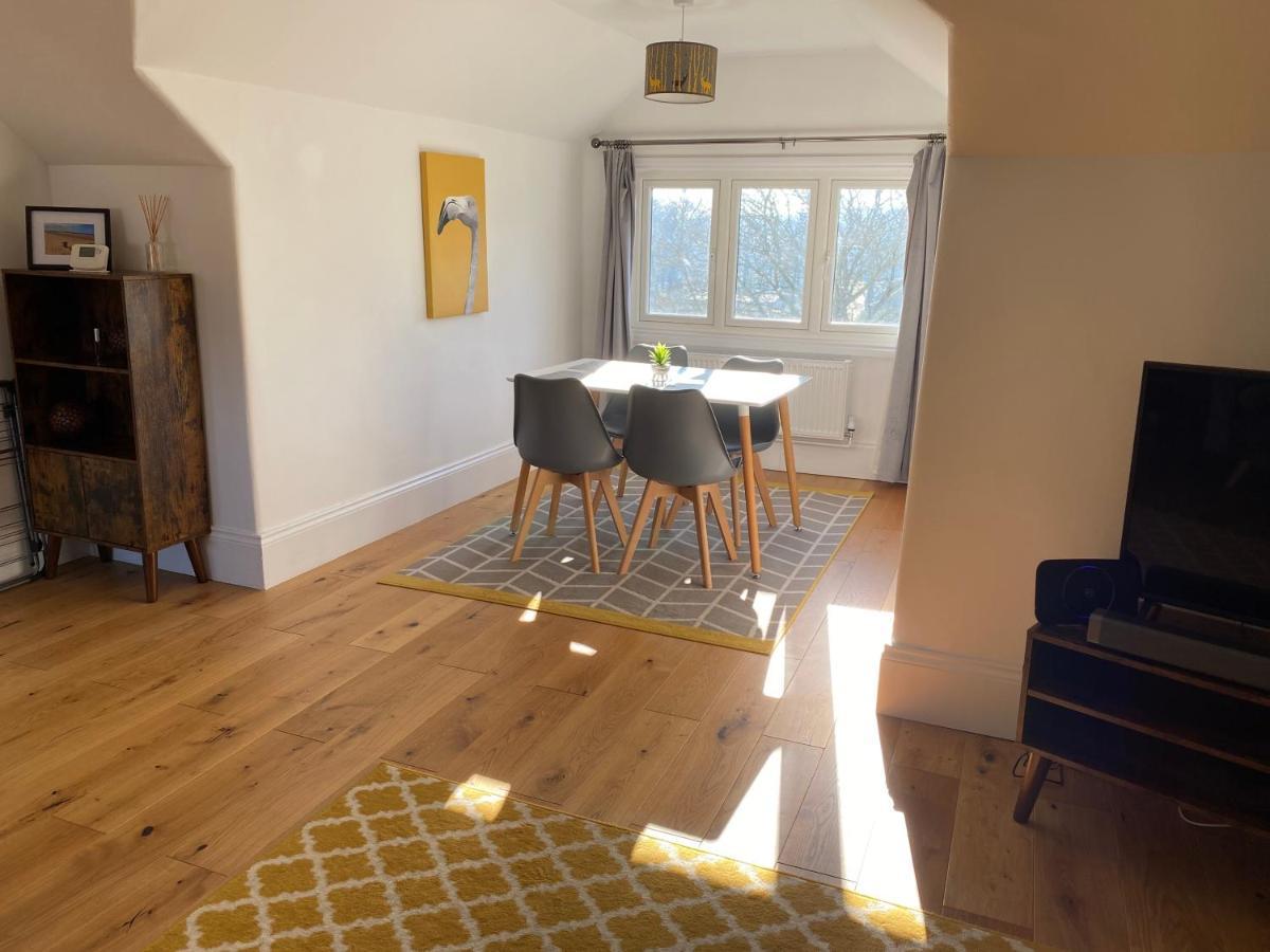 Stylish Georgian Apartment In An Ideal Location นอร์ทวัลชัม ภายนอก รูปภาพ